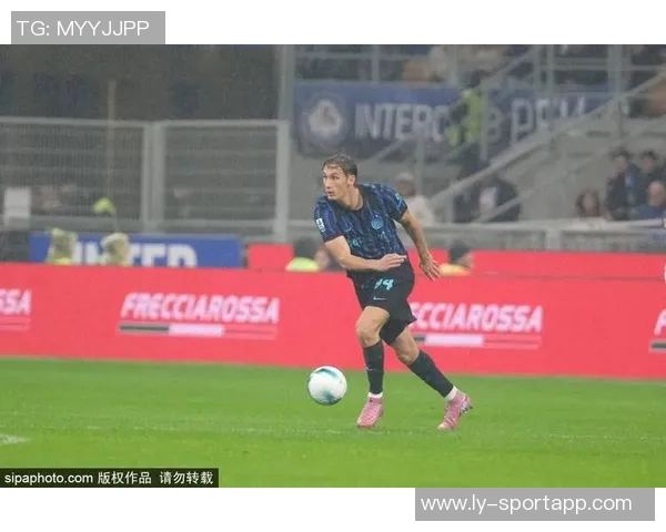 父亲透露希门尼斯脚踝问题频繁复发情况令人担忧不容忽视 父亲透露希门尼斯脚踝问题频繁复发情况令人担忧不容忽视