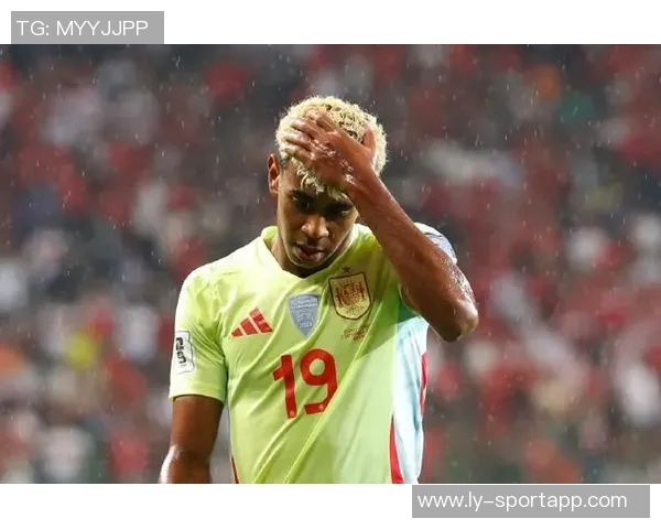 西班牙国家队名单变动前中后各一名球员相继退出